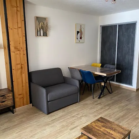 Les Chenevers Lanslevillard Room photo