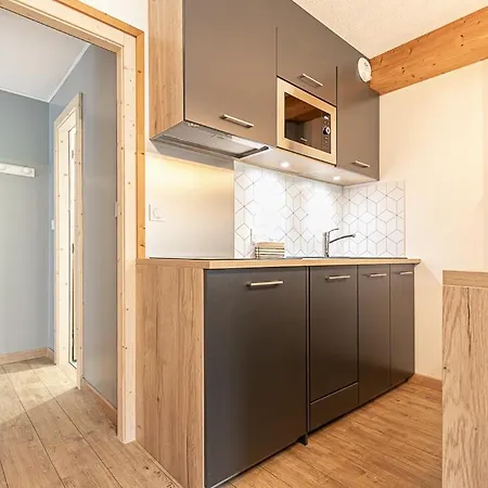 Les Chenevers Lanslevillard Room photo