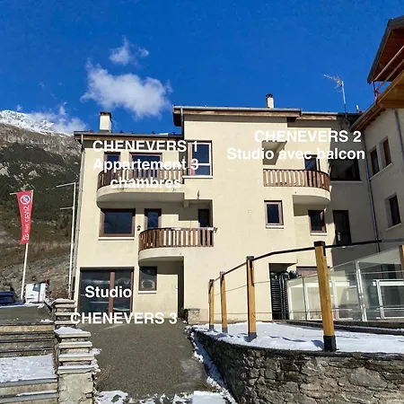 Les Chenevers Lanslevillard Exterior photo