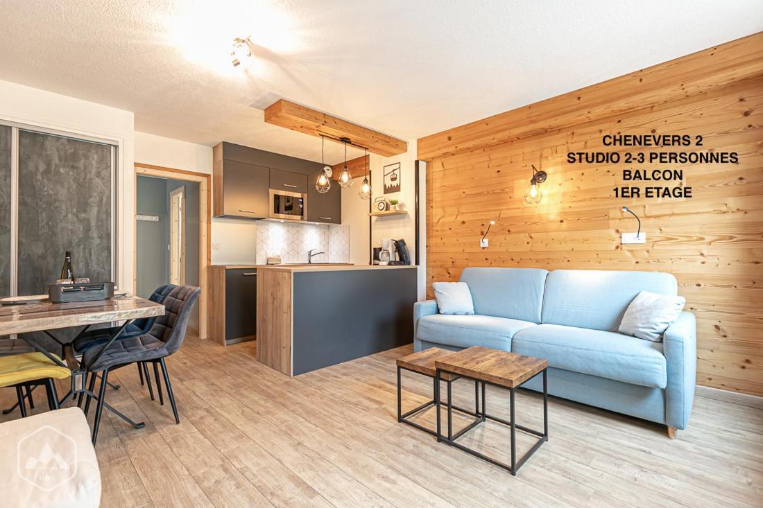 Les Chenevers Apartment *