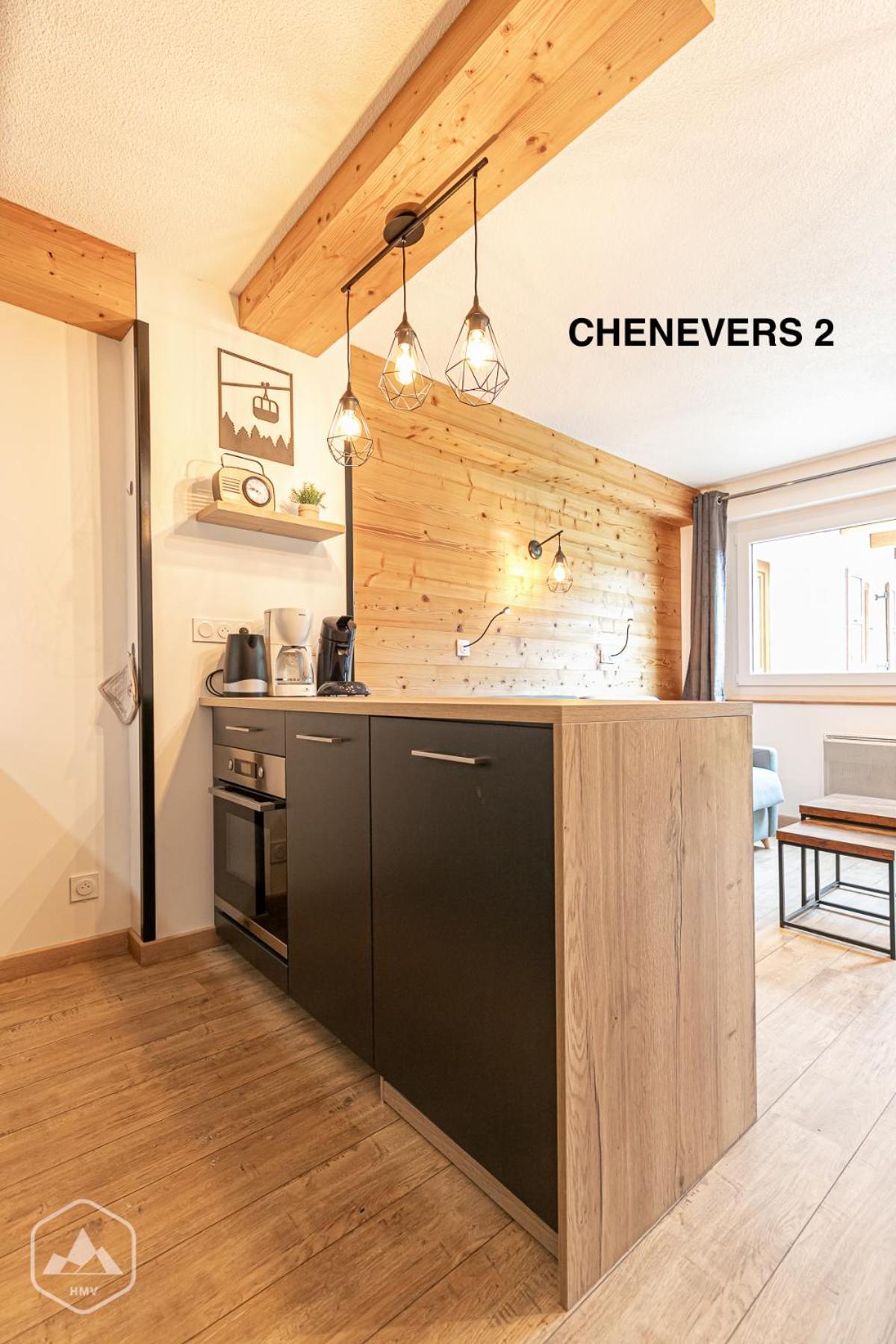 Les Chenevers Apartment *